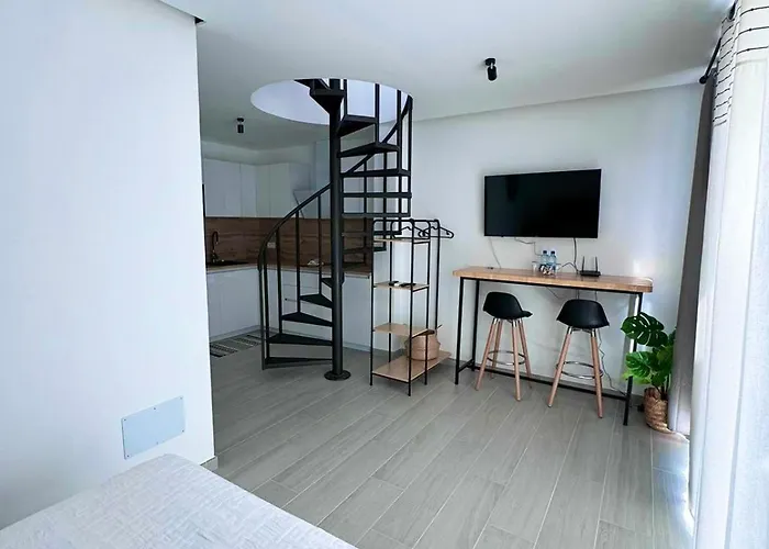 Coral Plaza Apartment *